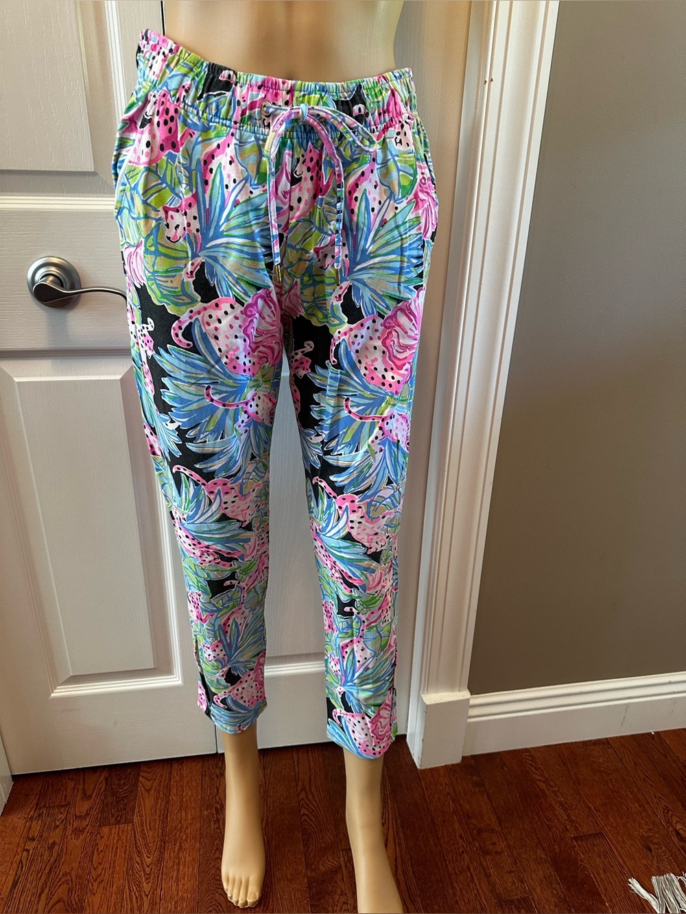 Lilly Pulitzer Pink, Blue & Green Tropical Cropped Pants